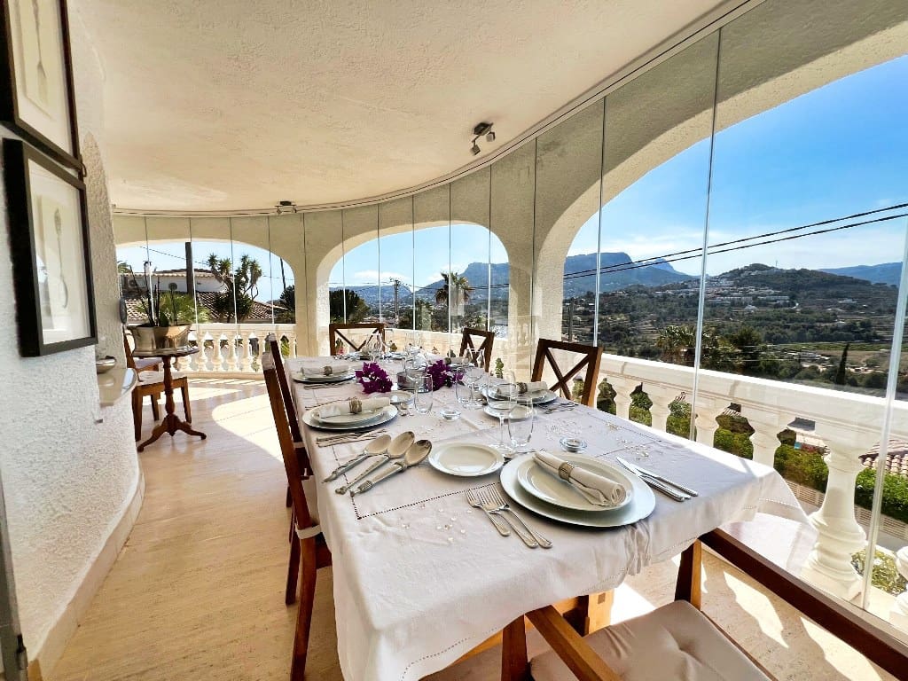 4 Zimmer Villa zu verkaufen in Calpe / Calp mit Pool Garage - 750.000 € (Ref: 8422361)