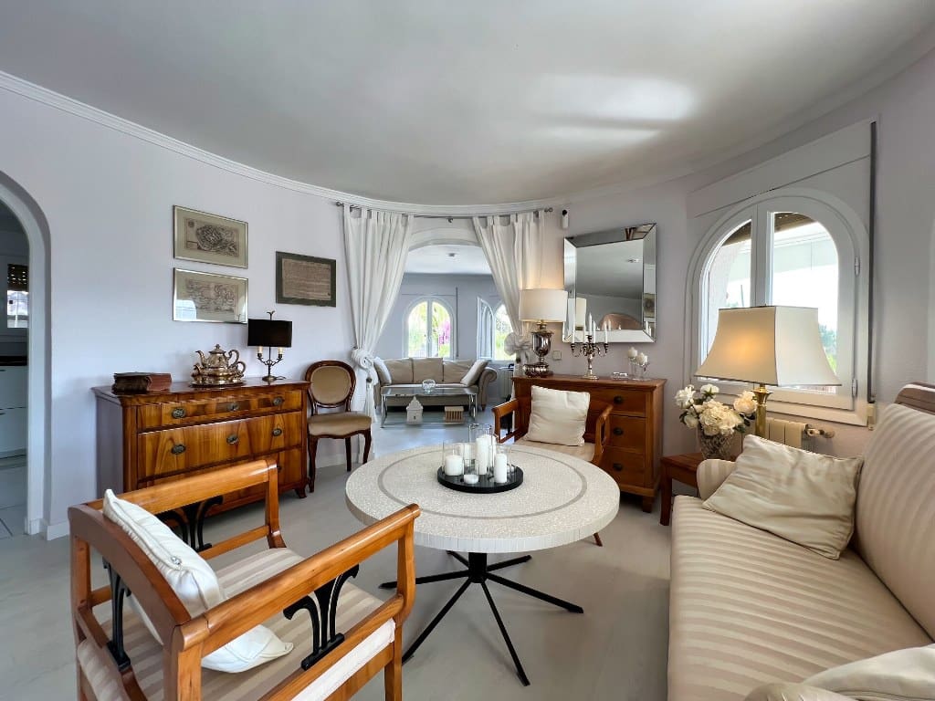 4 Zimmer Villa zu verkaufen in Calpe / Calp mit Pool Garage - 750.000 € (Ref: 8422361)