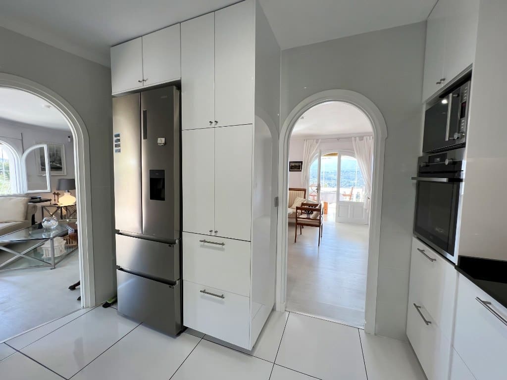 4 Zimmer Villa zu verkaufen in Calpe / Calp mit Pool Garage - 750.000 € (Ref: 8422361)