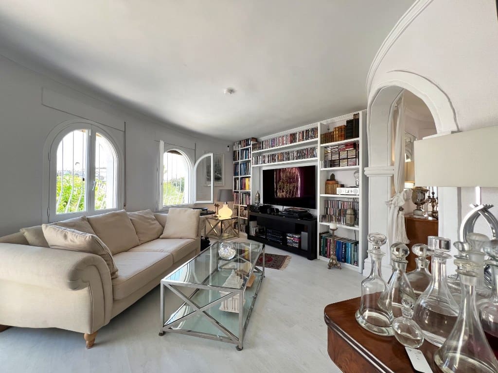 4 Zimmer Villa zu verkaufen in Calpe / Calp mit Pool Garage - 750.000 € (Ref: 8422361)