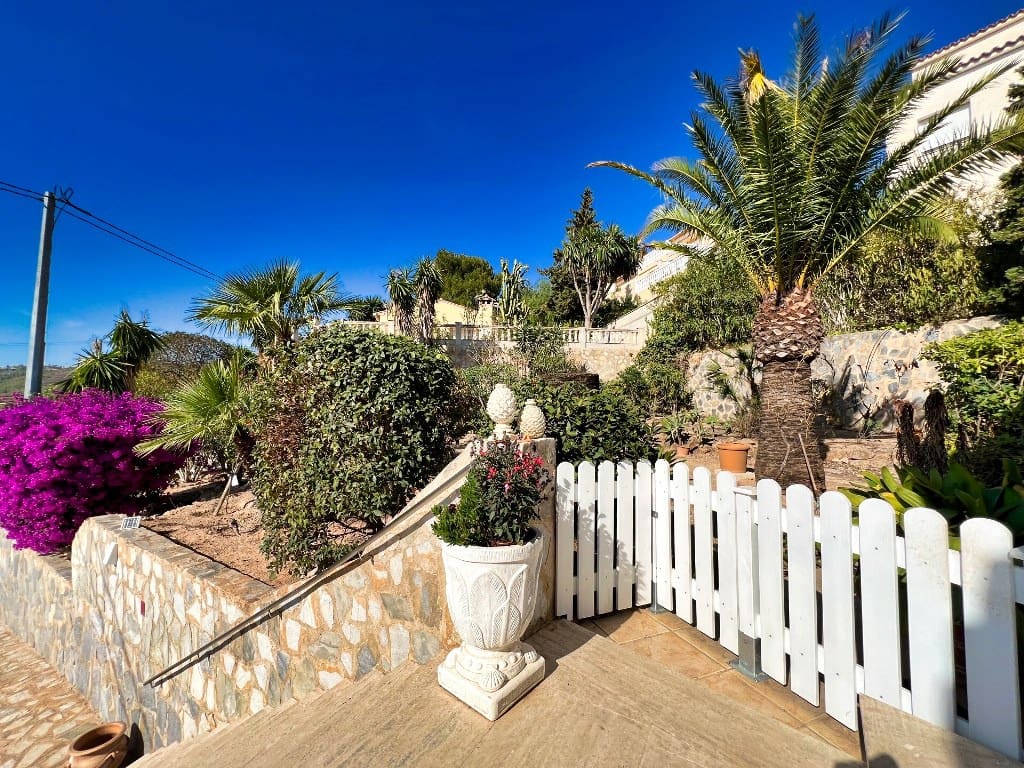 4 Zimmer Villa zu verkaufen in Calpe / Calp mit Pool Garage - 750.000 € (Ref: 8422361)