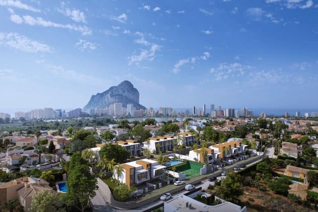 3 soveværelse Rækkehus til salg i Calpe / Calp med swimmingpool garage - € 755.000 (Ref: 8863258)