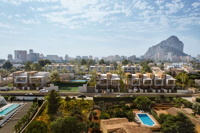 3 soveværelse Rækkehus til salg i Calpe / Calp med swimmingpool garage - € 755.000 (Ref: 8863258)