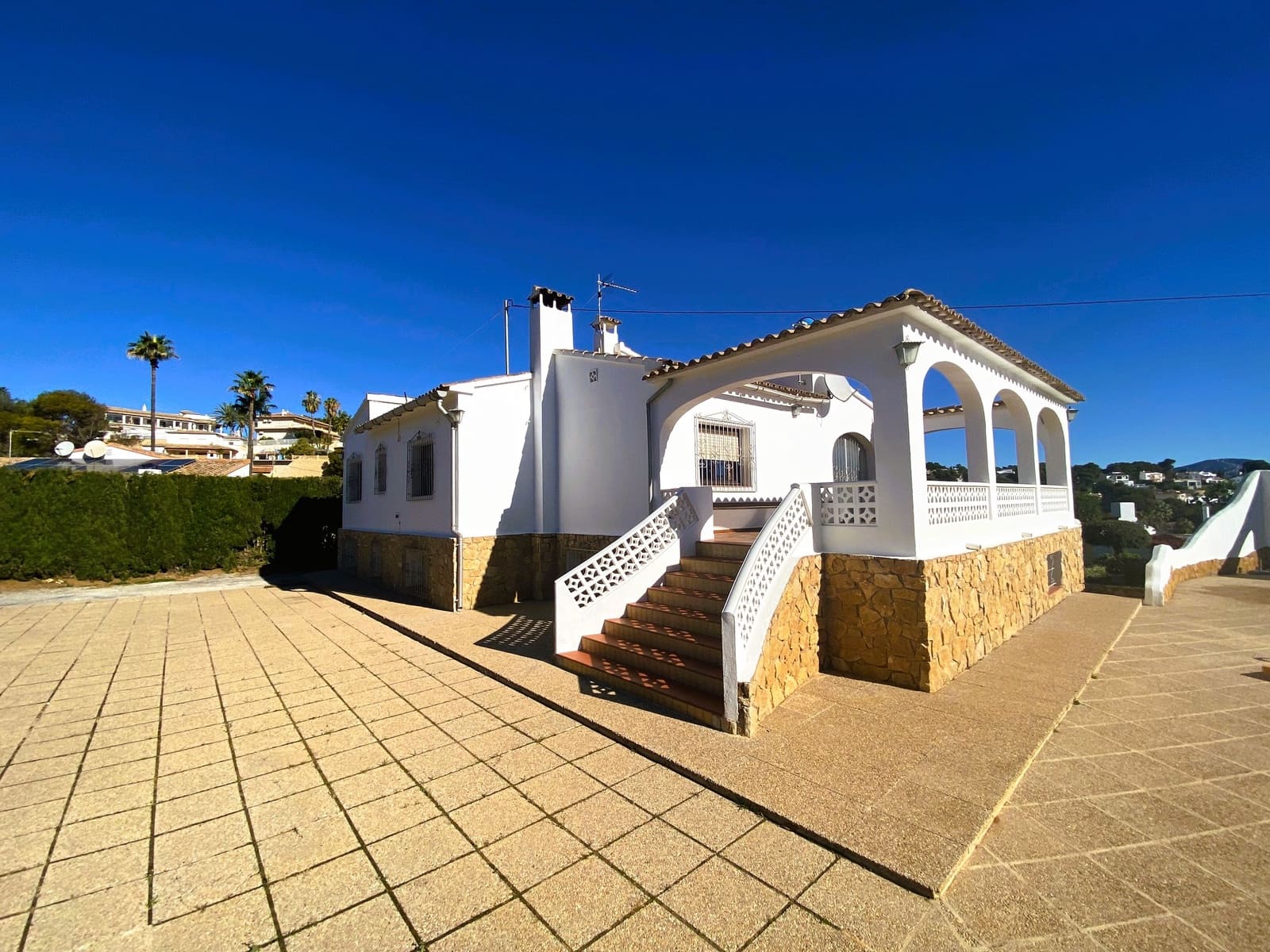 Chalet de 6 habitaciones en Benissa en venta con piscina garaje - 990.000 € (Ref: 8868206)