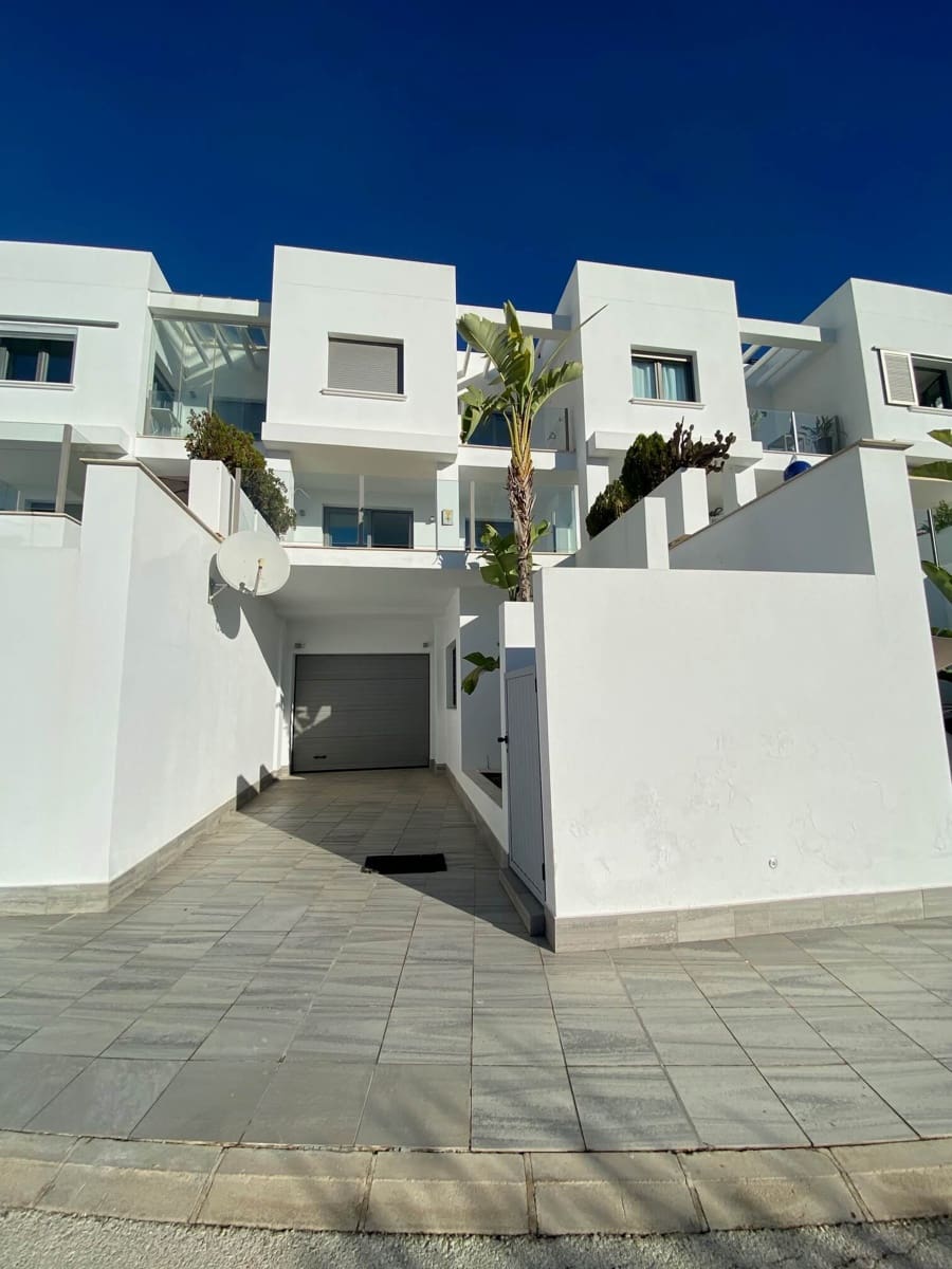 3 sovrum Radhus till salu i Benissa med pool garage - 370 000 € (Ref: 9401975)