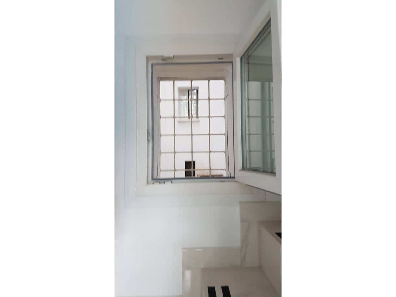 Commercial for sale in Madrid city - € 350,000 (Ref: 10042414)