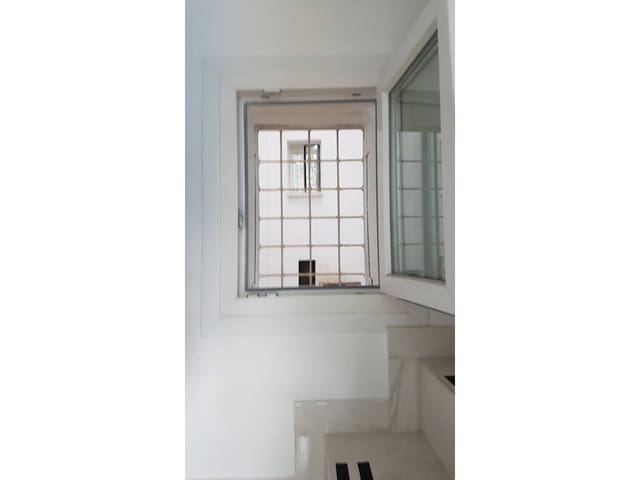 Kommersiell til salgs i Madrid by - € 350 000 (Ref: 10042414)