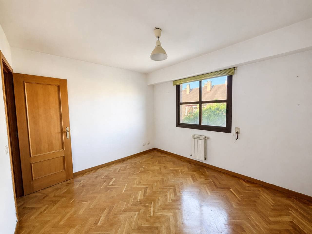 1 makuuhuone Asunto vuokrattavana paikassa Madrid kaupunki mukana 
autotalli - 1 100 € (Ref: 10042415)
