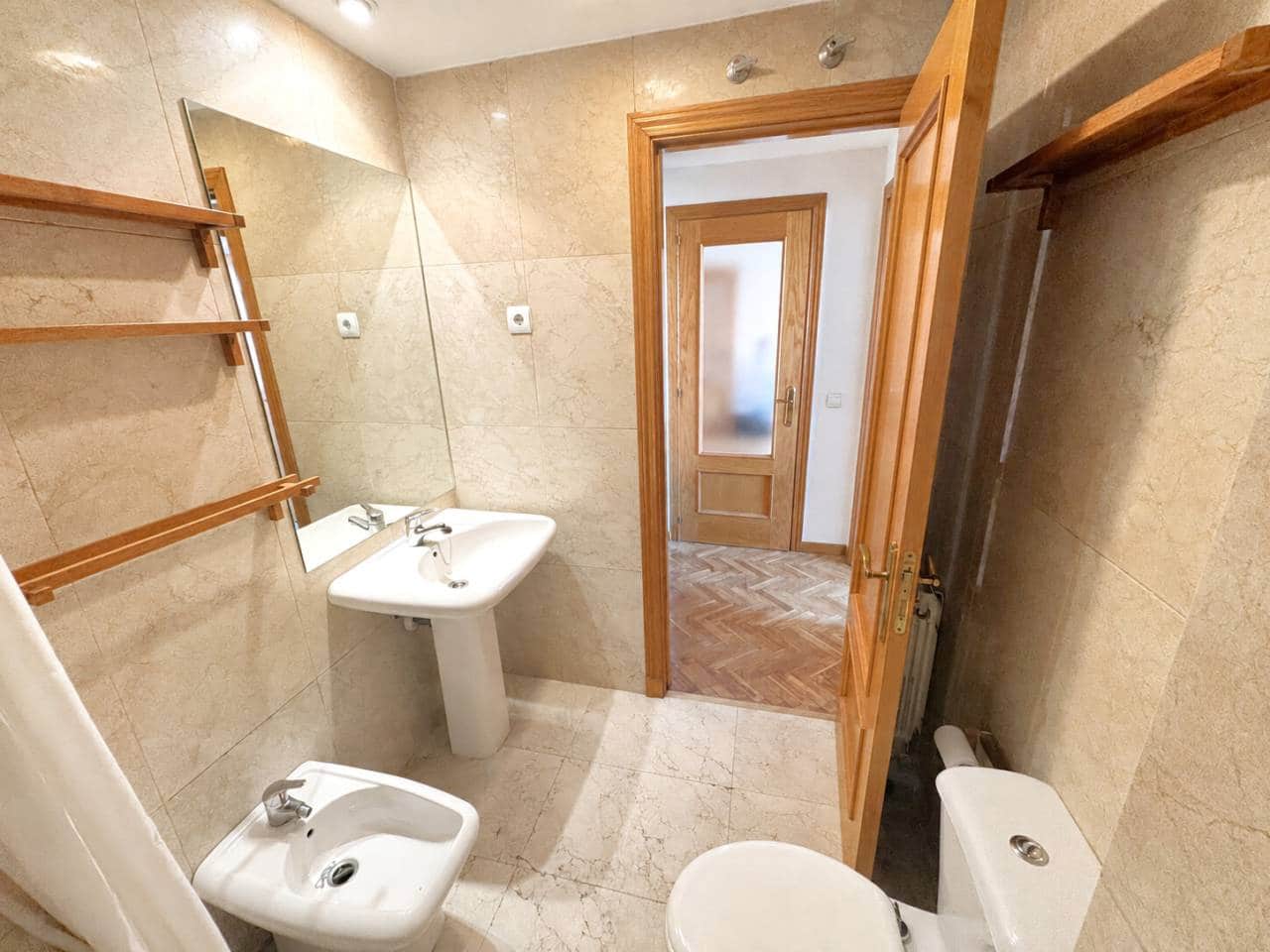 1 makuuhuone Asunto vuokrattavana paikassa Madrid kaupunki mukana 
autotalli - 1 100 € (Ref: 10042415)