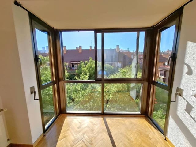 1 slaapkamer Flat te huur in Madrid stad met garage - € 1.100 (Ref: 10042415)