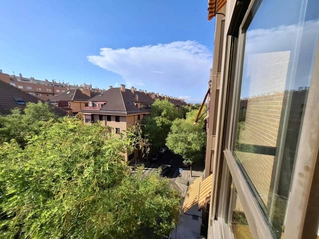 1 slaapkamer Flat te huur in Madrid stad met garage - € 1.100 (Ref: 10042415)