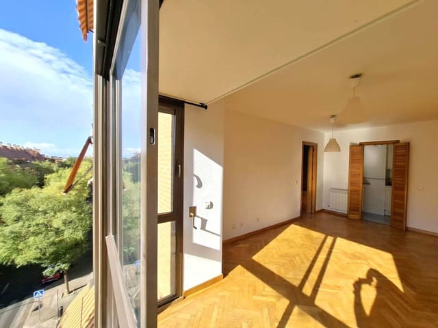 1 slaapkamer Flat te huur in Madrid stad met garage - € 1.100 (Ref: 10042415)
