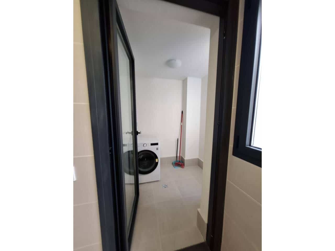 2 sypialnia Mieszkanie do wynajęcia w Miasto Madryt z basenem garażem - 1 350 € (Ref: 10048652)