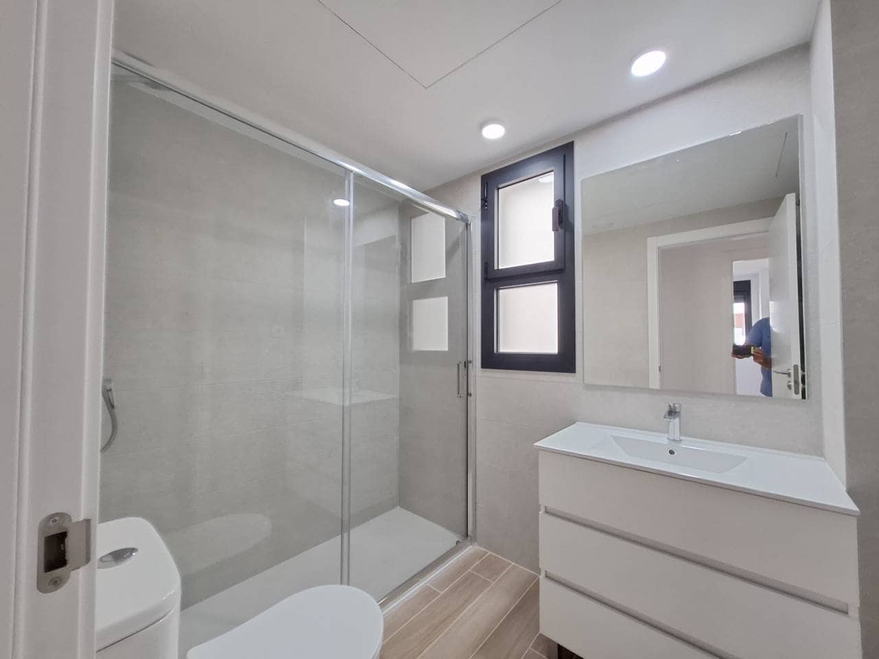 2 sypialnia Mieszkanie do wynajęcia w Miasto Madryt z basenem garażem - 1 350 € (Ref: 10048652)