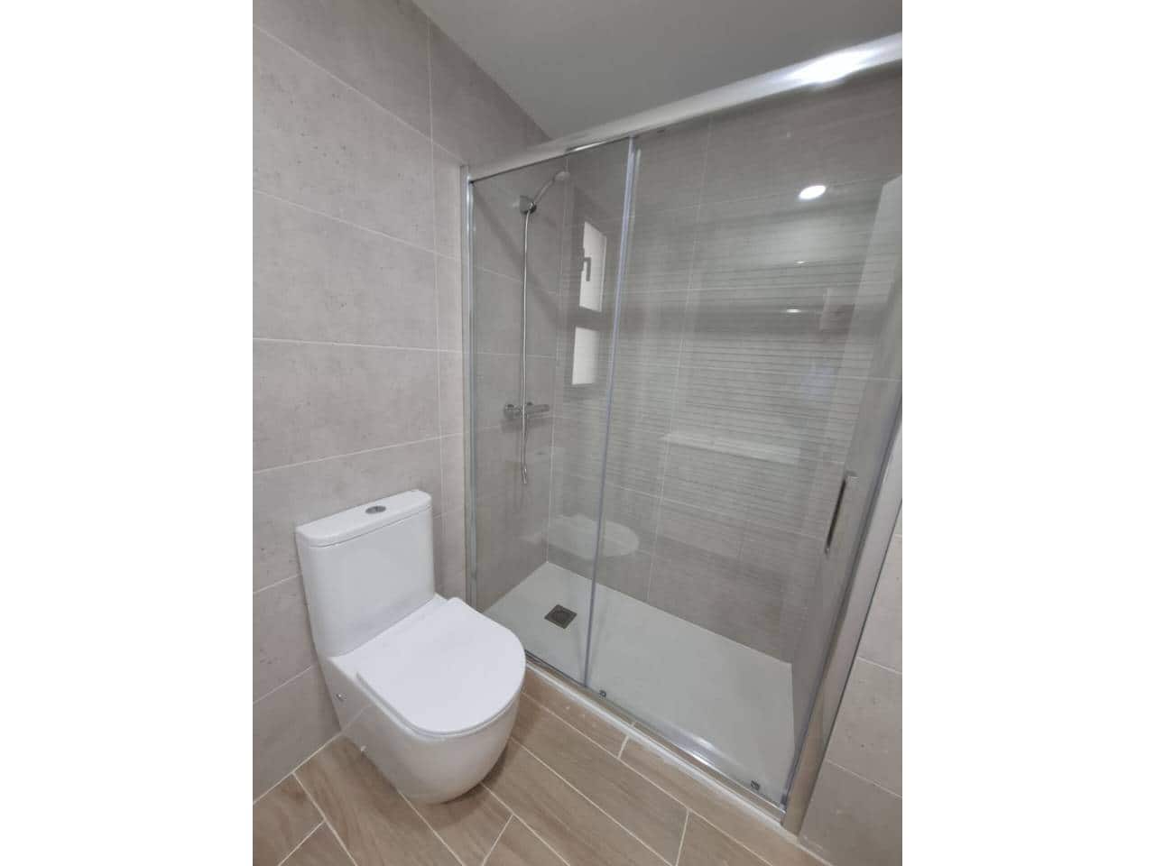 2 sypialnia Mieszkanie do wynajęcia w Miasto Madryt z basenem garażem - 1 350 € (Ref: 10048652)
