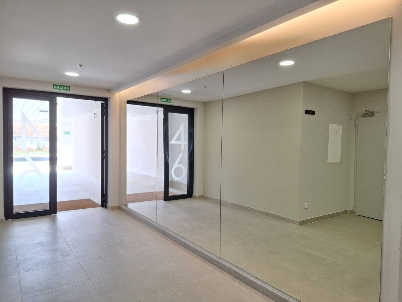 2 sypialnia Mieszkanie do wynajęcia w Miasto Madryt z basenem garażem - 1 350 € (Ref: 10048652)