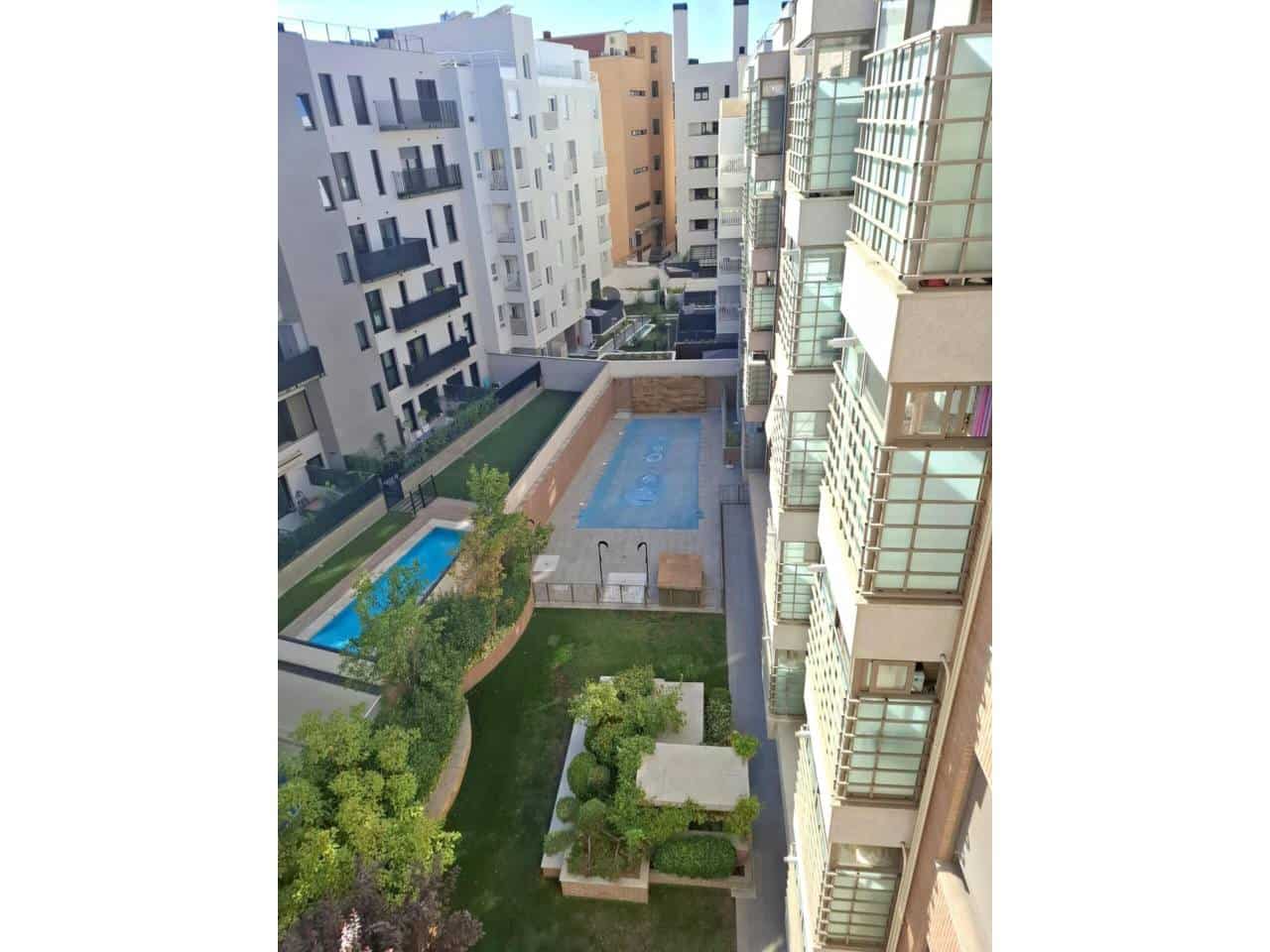 2 sypialnia Penthouse do wynajęcia w Miasto Madryt z basenem garażem - 1 900 € (Ref: 10131073)