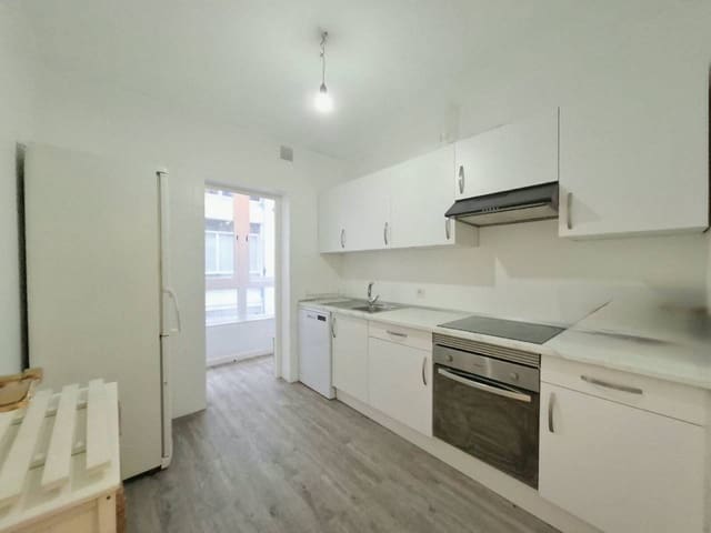 3 soverom Leilighet til leie i Madrid by - € 2 300 (Ref: 10170398)