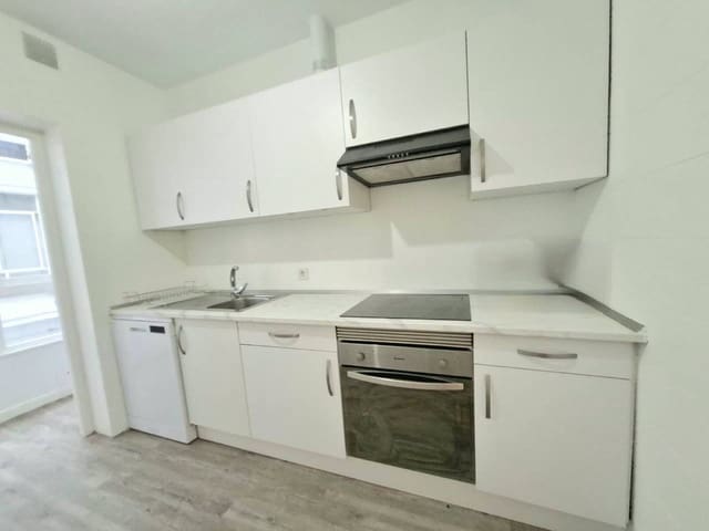 3 soverom Leilighet til leie i Madrid by - € 2 300 (Ref: 10170398)
