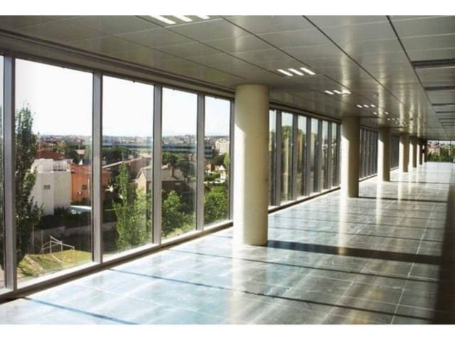 Kontor til leje i La Moraleja, Alcobendas - € 6.353 (Ref: 3856573)