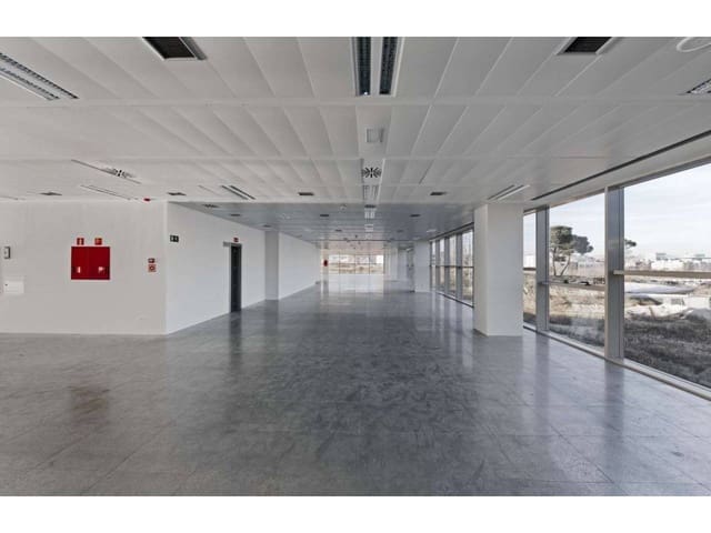 Kontor att hyra i Valverde, Madrid stad - 6 839 € (Ref: 3856747)