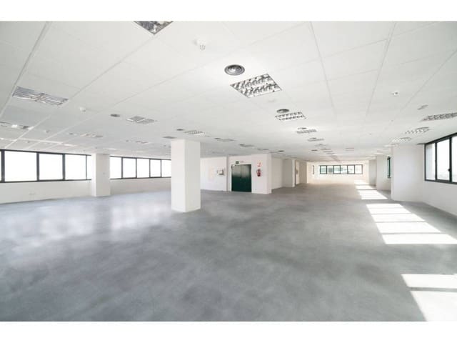 Office for rent in Aeropuerto, Madrid city with garage - € 3,090 (Ref: 3857080)