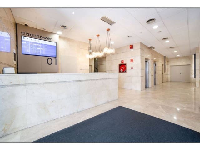 Office for rent in Aeropuerto, Madrid city with garage - € 3,090 (Ref: 3857080)