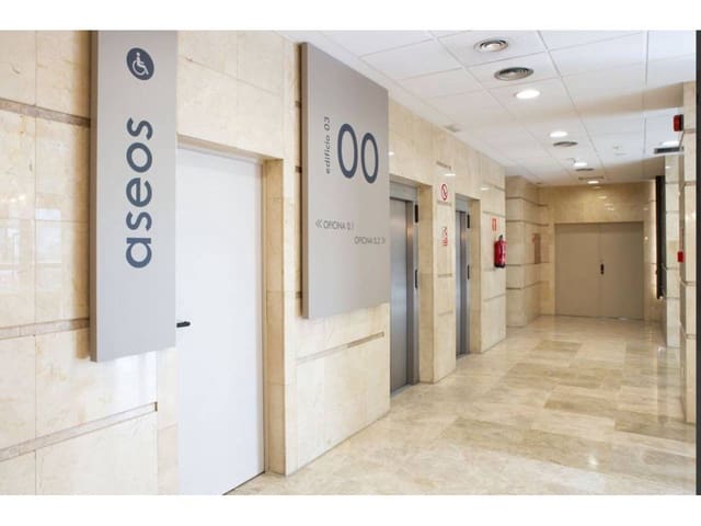 Office for rent in Aeropuerto, Madrid city with garage - € 3,090 (Ref: 3857080)
