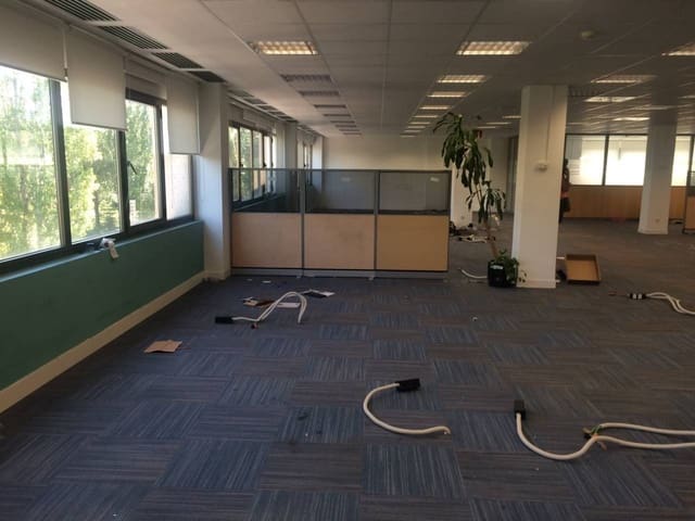 Kontor att hyra i El Plantío, Madrid stad med garage - 19 700 € (Ref: 3863063)