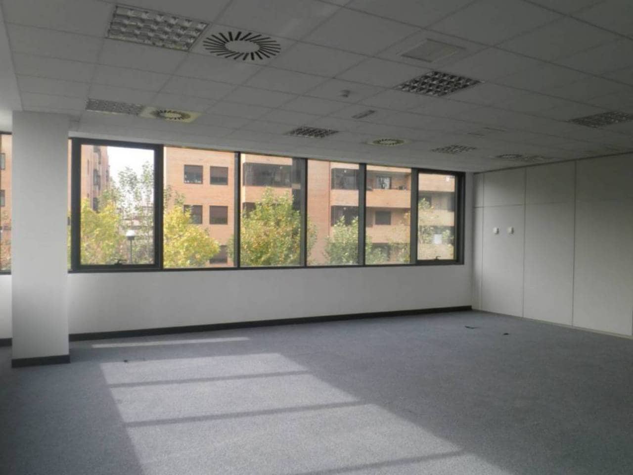 Kontor til leje i La Moraleja med garage - € 3.900 (Ref: 3921165)