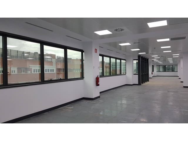 Office for rent in La Moraleja, Alcobendas with garage - € 59,400 (Ref: 4053508)