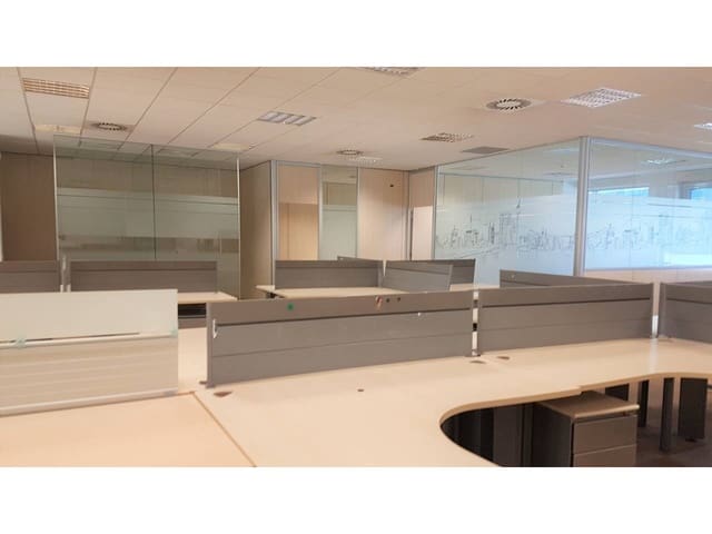 Kantoor te huur in Las Rozas de Madrid met garage - € 7.588 (Ref: 4053509)