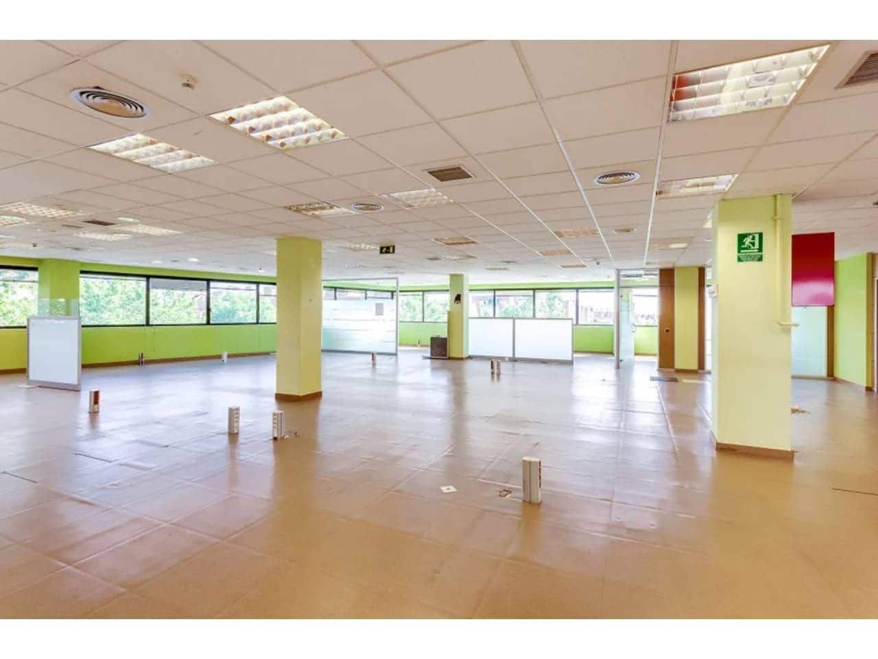 Biuro do wynajęcia w Miasto Madryt z garażem - 16 835 € (Ref: 4461745)