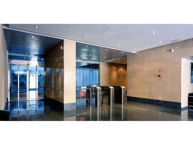 Kontor til leje i Cuatro Caminos, Madrid by - € 15.600 (Ref: 4698787)