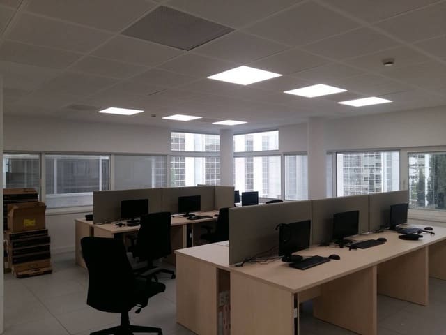 Office for rent in Simancas, Madrid city - € 11,234 (Ref: 5532413)