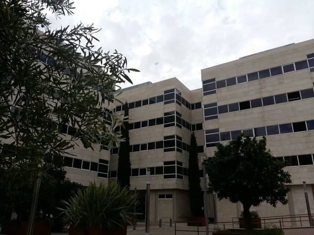 Office for rent in Simancas, Madrid city - € 5,616 (Ref: 5532414)