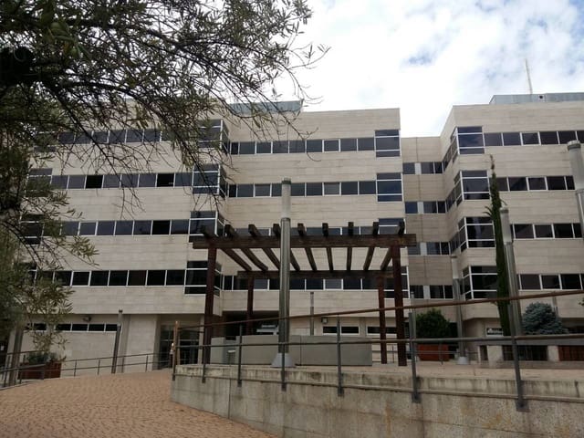 Office for rent in Simancas, Madrid city - € 5,616 (Ref: 5532414)