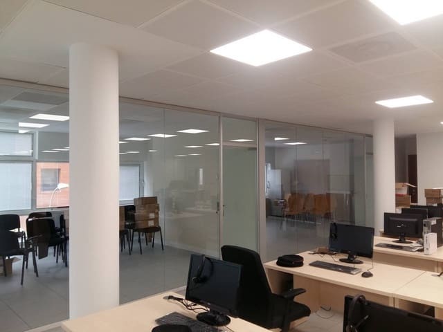 Office for rent in Simancas, Madrid city - € 16,851 (Ref: 5532415)
