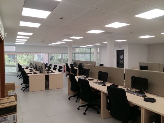 Office for rent in Simancas, Madrid city - € 16,851 (Ref: 5532415)