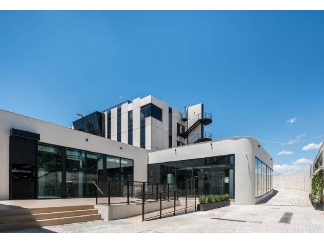 Kontor til leje i Pozuelo de Alarcon med garage - € 12.750 (Ref: 5532423)