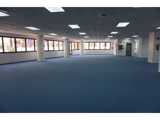 Kontor att hyra i Valverde, Madrid stad med garage - 17 450 € (Ref: 5540869)