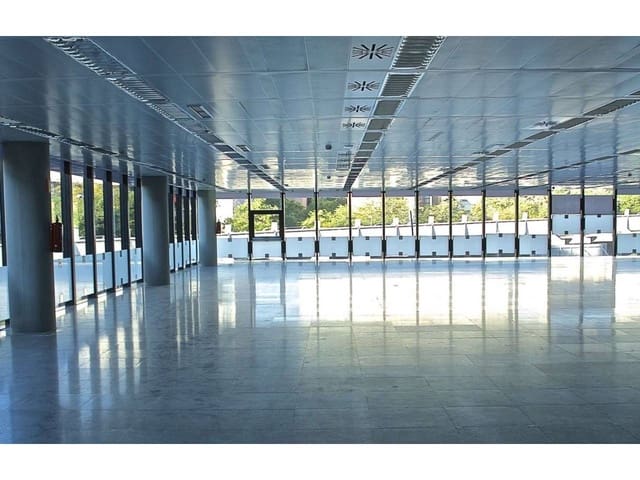 Bureau à louer à Valdefuentes, Madrid ville - 40 287 € (Ref: 5567220)