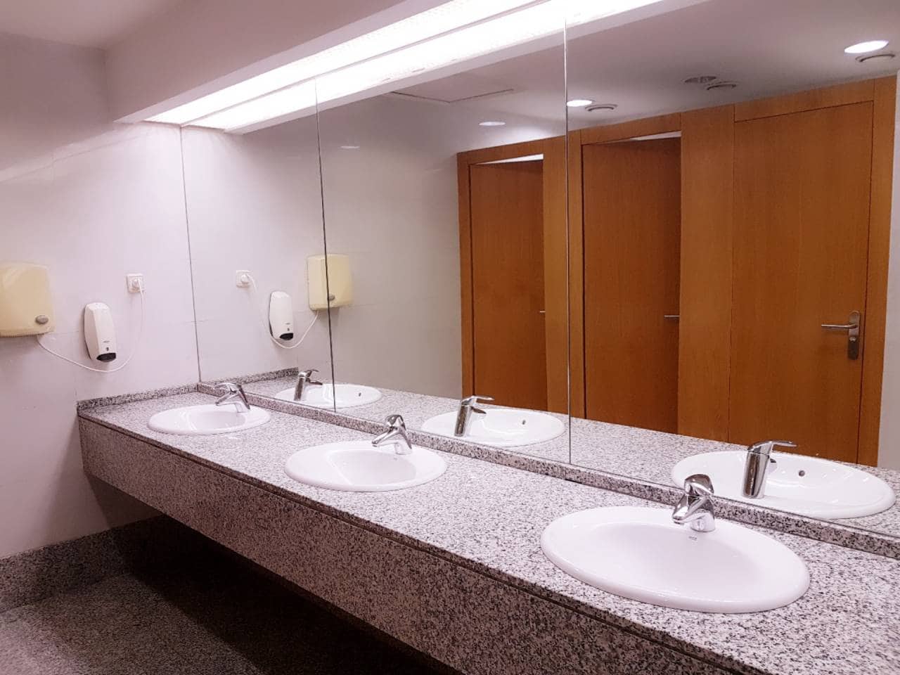 Kontor til leje i Pozuelo de Alarcon med garage - € 4.539 (Ref: 5885258)