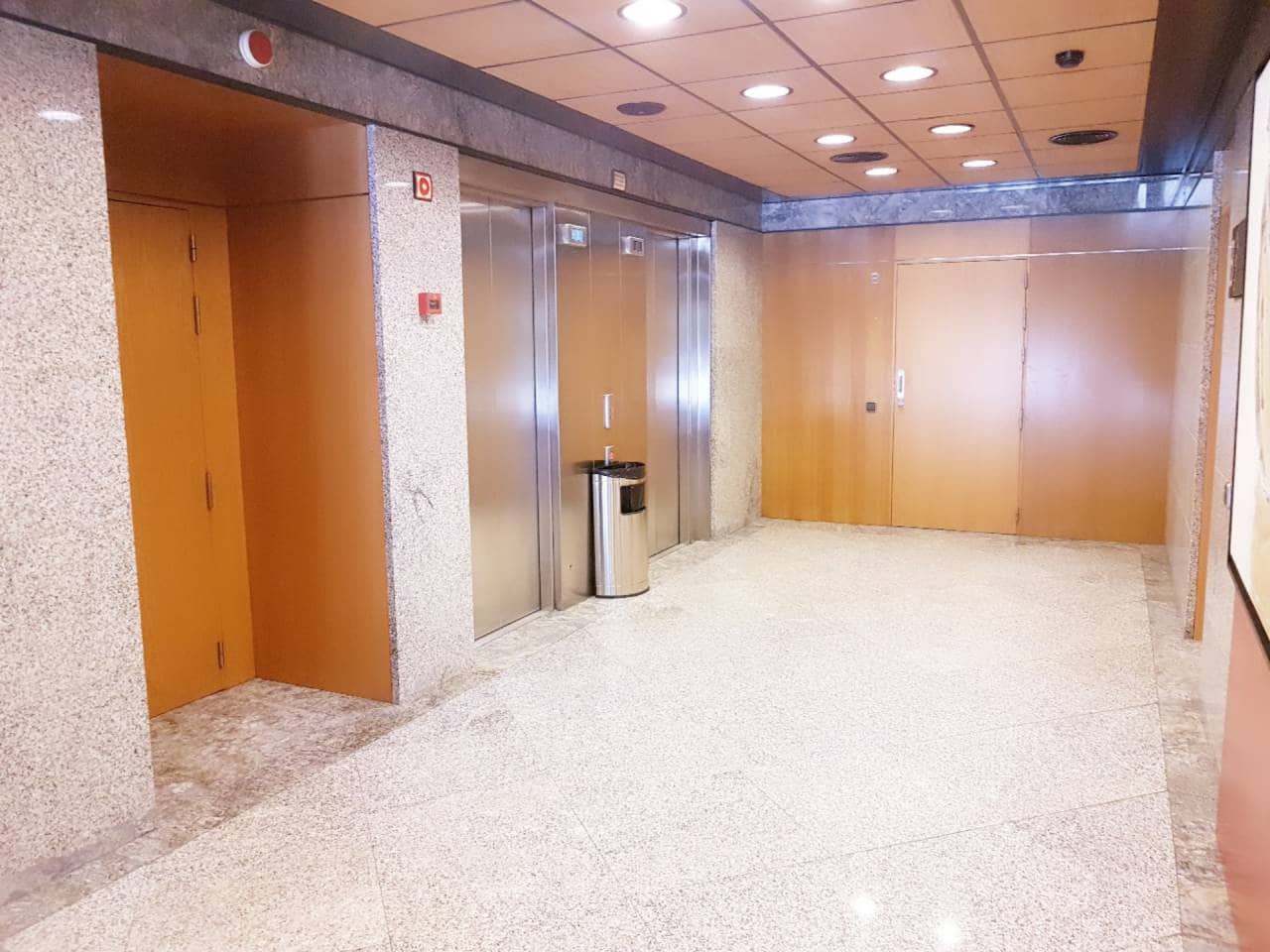 Kontor til leje i Pozuelo de Alarcon med garage - € 5.661 (Ref: 5885259)