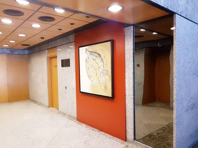 Biuro do wynajęcia w Pozuelo de Alarcón z garażem - 5 661 € (Ref: 5885259)