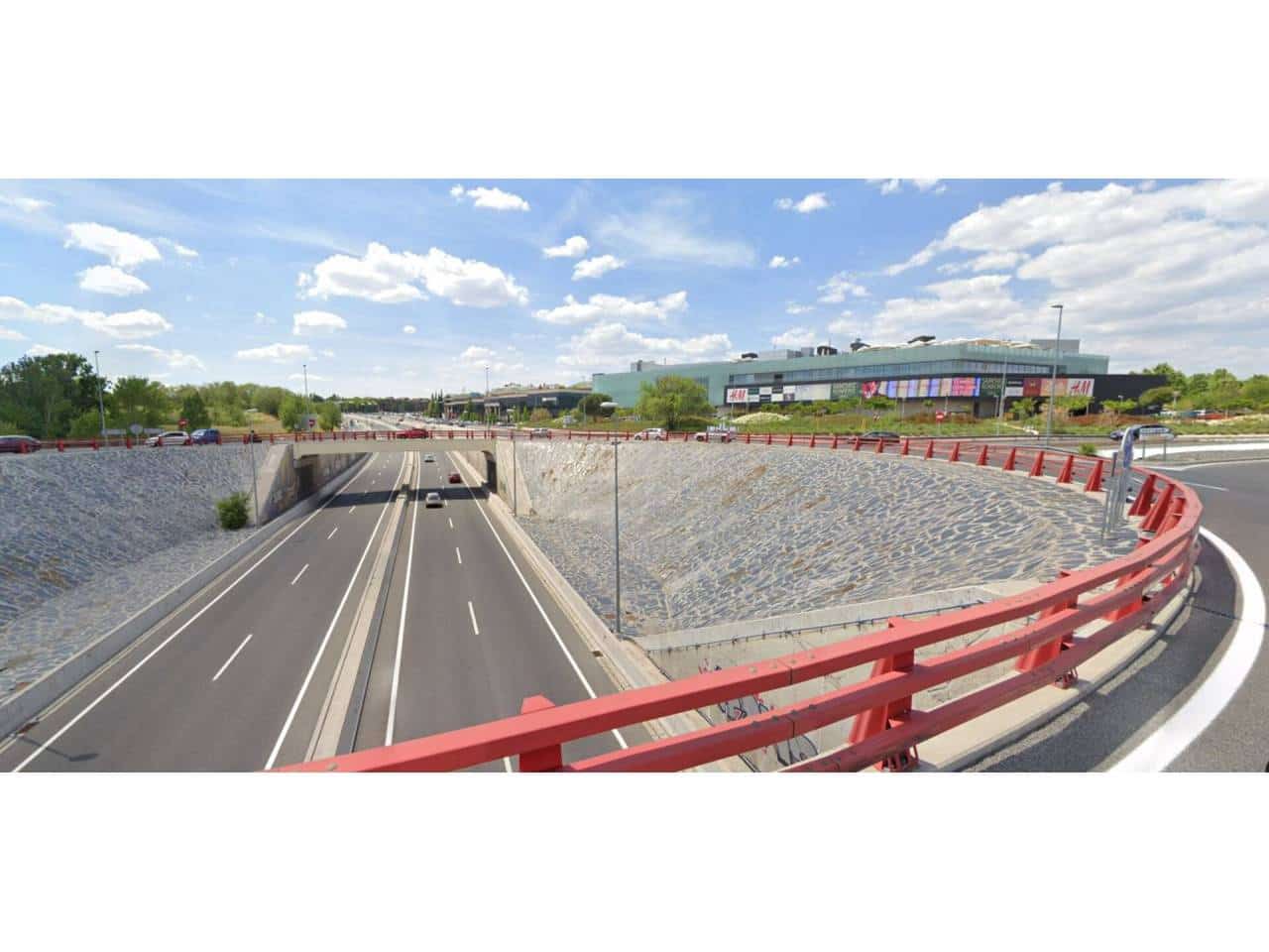 Kontor til leje i Pozuelo de Alarcon med garage - € 22.610 (Ref: 5885262)