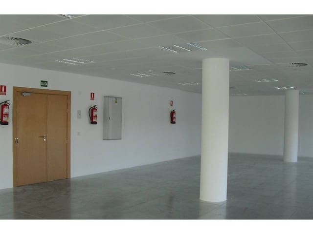 Kontor til leie i Aravaca, Madrid by med garasje - € 11 109 (Ref: 6365972)