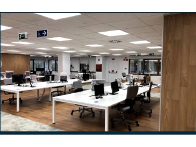 Kontor til leie i Aravaca, Madrid by med garasje - € 11 109 (Ref: 6365972)