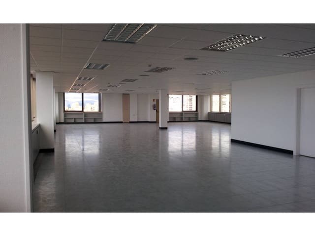 Kontor att hyra i Aravaca, Madrid stad med garage - 5 019 € (Ref: 6365973)