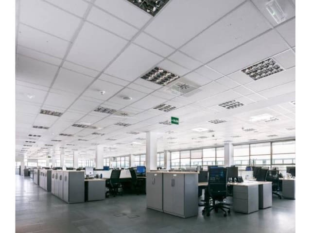 Toimisto vuokrattavana paikassa Simancas, Madrid kaupunki mukana 
autotalli - 84 100 € (Ref: 6408249)